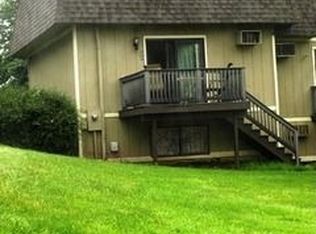 49 Suffield Meadow Dr, Suffield, CT 06078