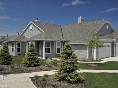 549 Hyannis Port Cir, Avon Lake, OH, 44012
