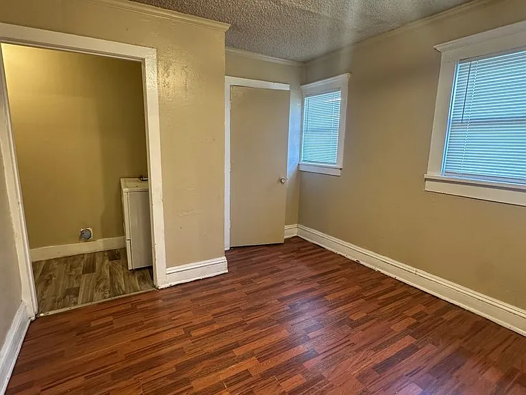 3602 S Polk- Triplex — Photo 8