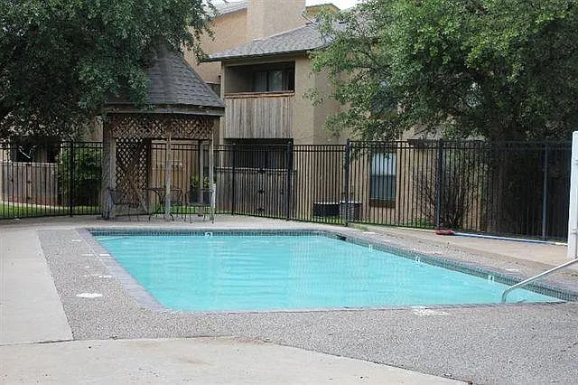 8601 Memphis Dr #28 — Photo 11