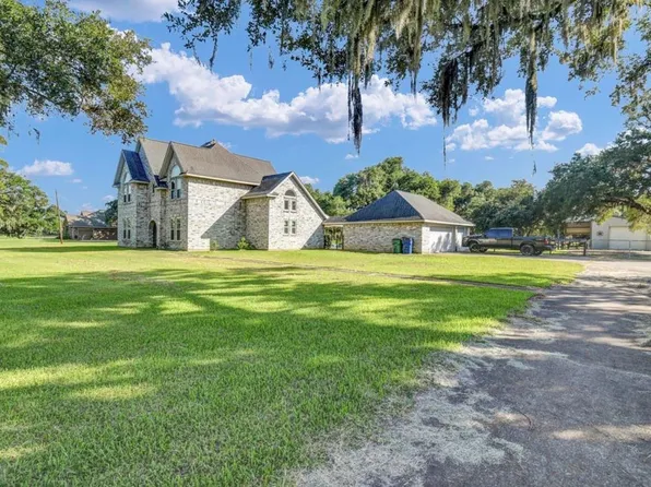 1314 Remington Ct, Angleton, TX 77515