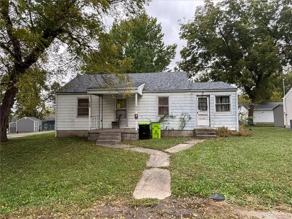 710 Pine St, Belton, MO 64012
