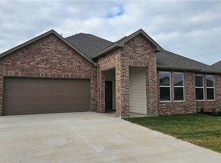 2305 Langford St, Pea Ridge, AR 72751