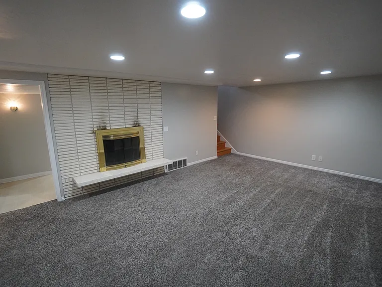 4402 Jefferson Ave — Photo 18
