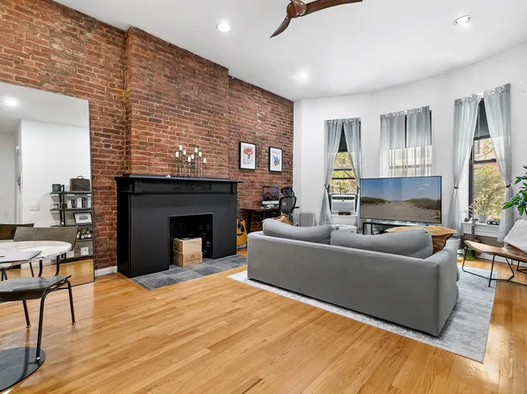 18 West 69th Street image 7 of 11