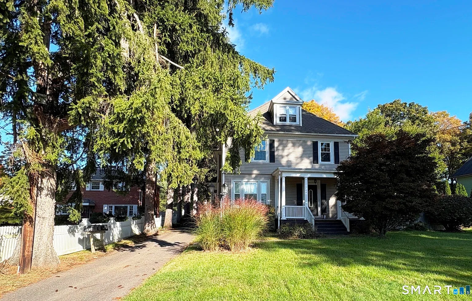 2 bed, 1.0 bath, 1150 sqft, $2,400 — Photo 1