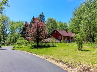 W9019 Lakeview Dr, Cambridge, WI 53523