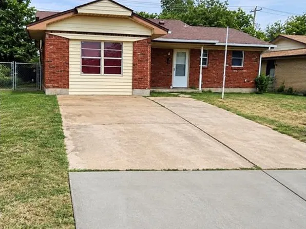 1334 N Nail Pkwy, Moore, OK 73160