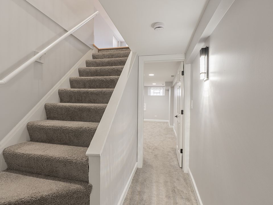 1st image of 2235 W Fullerton Ave #1