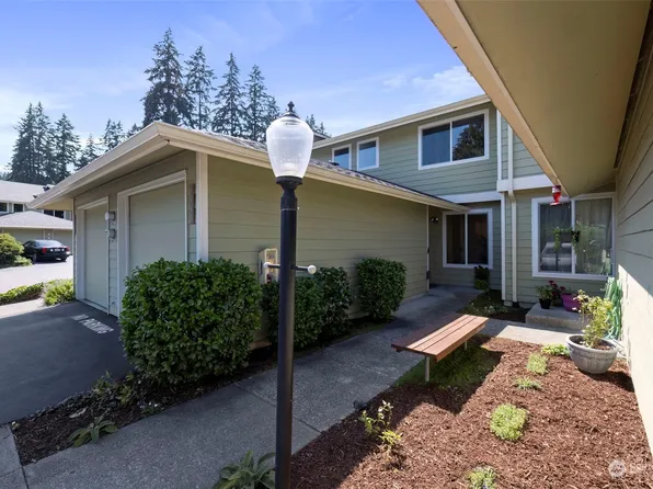 3931 NW Fairway Lane, Bremerton, WA 98312