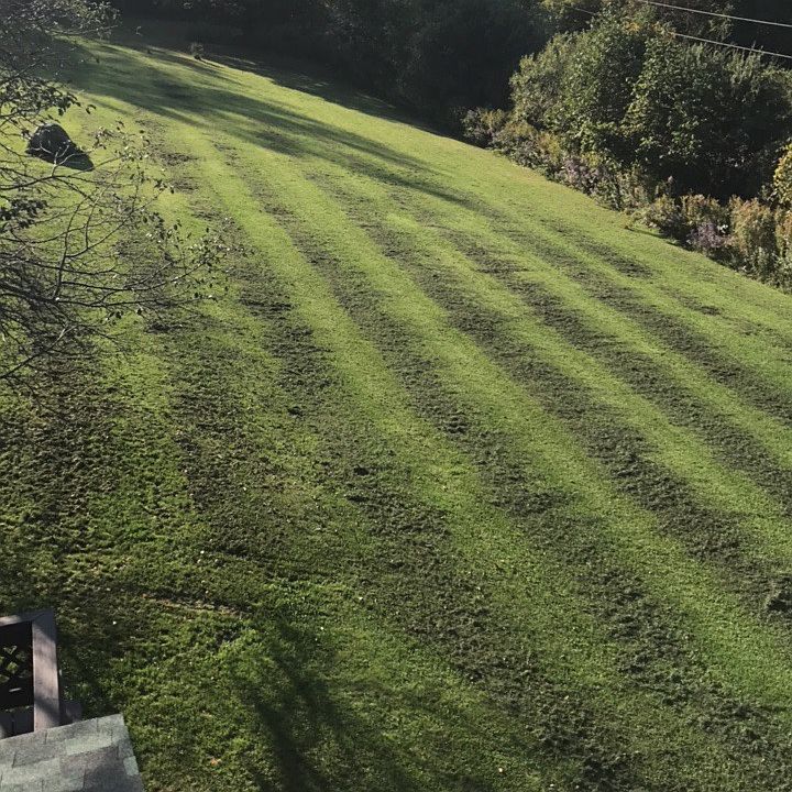 2nd image of 434 Hessel Rd