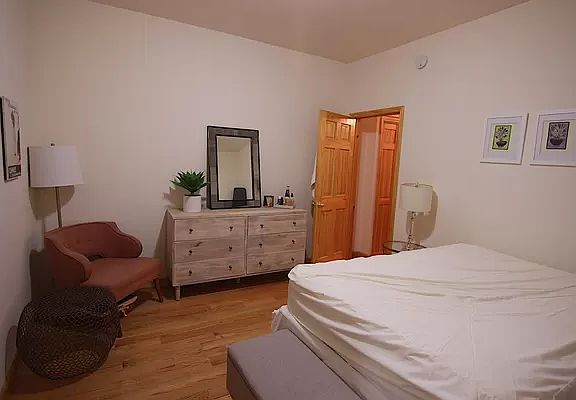 2nd image of 208 E 6th St APT 1