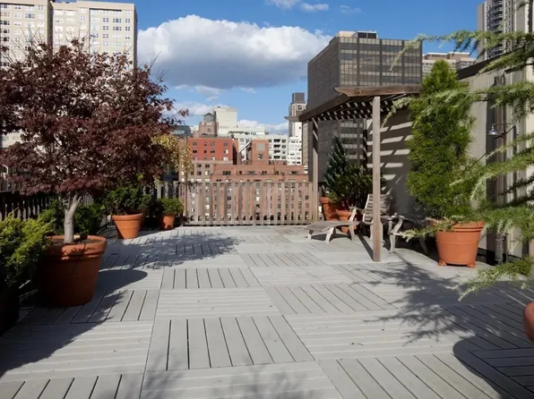 333 East 53rd Street image 14 of 17