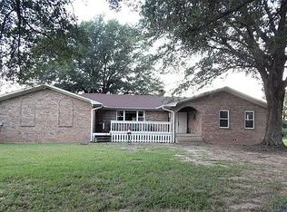 1008 Gilmer Rd, Winnsboro, TX 75494