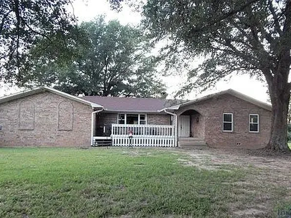 1008 Gilmer Rd, Winnsboro, TX 75494