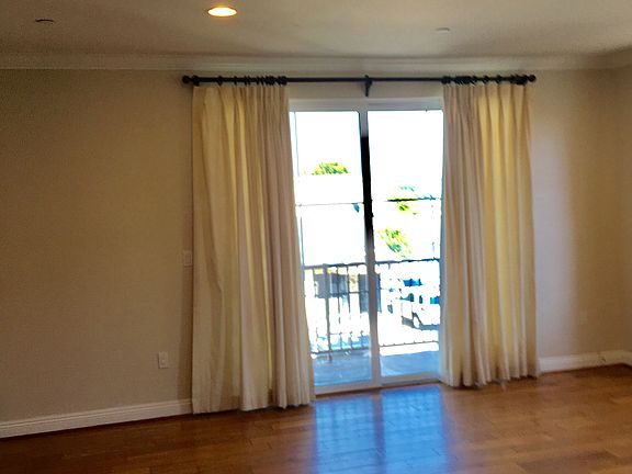 2nd image of 815 S Grand Ave Unit 4