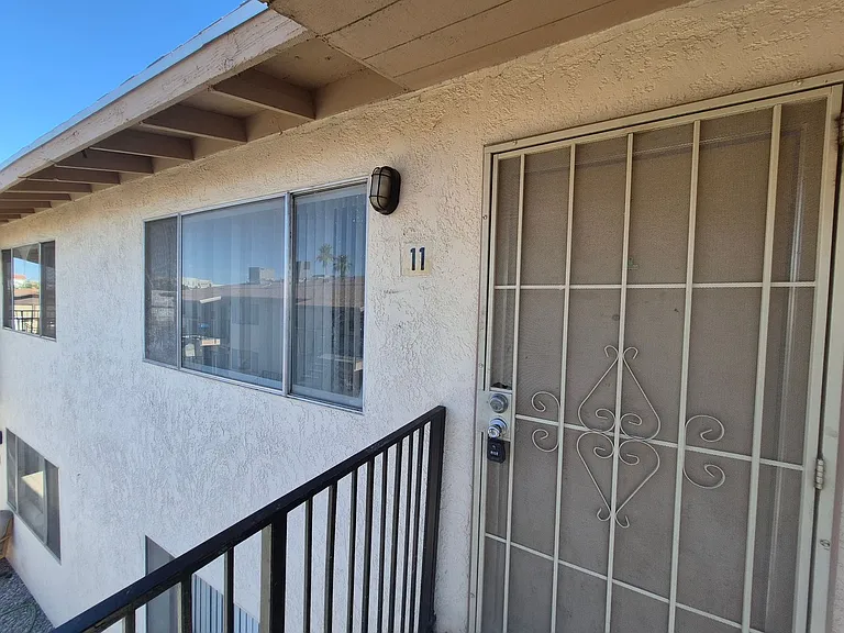 266 S 6th Ave — Photo 30