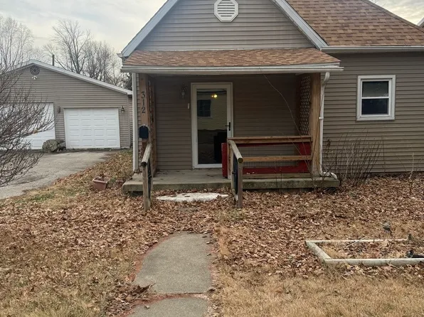312 E 11th St, Georgetown, IL 61846