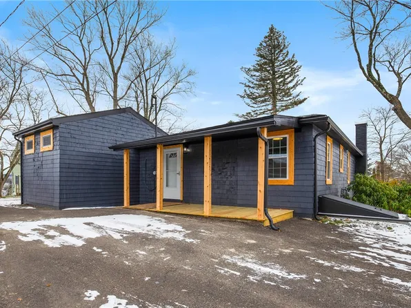 723 Autumn Dr, Somerset, PA 15501