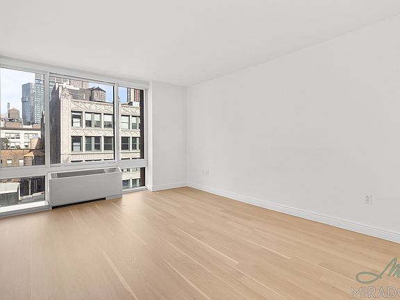 4th image of 60 23rd St #1602
