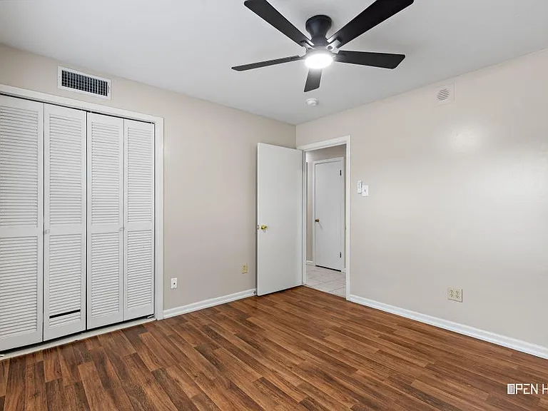 4202 Meadowbrook Dr — Photo 18