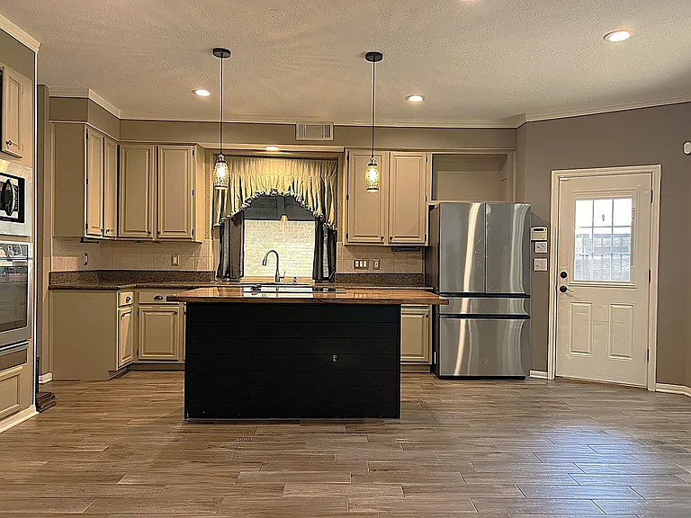 3607 Spring Arbor Way — Photo 6