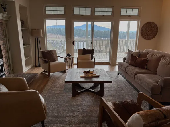 5033 E Dodd Rd, Hayden Lake, ID 83835