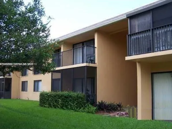 5841 Washington St APT 60, Hollywood, FL 33023