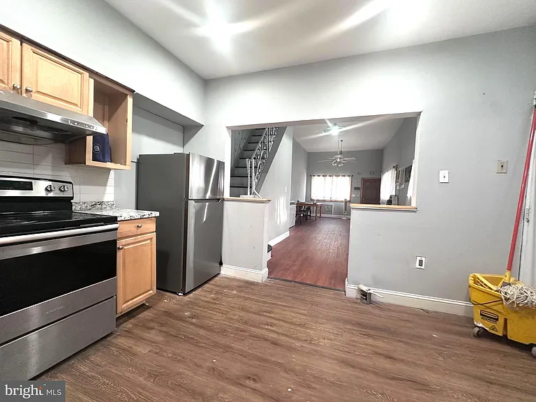 526 W Porter St — Photo 20
