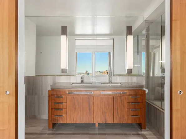 400 Fifth Avenue image 6 of 11