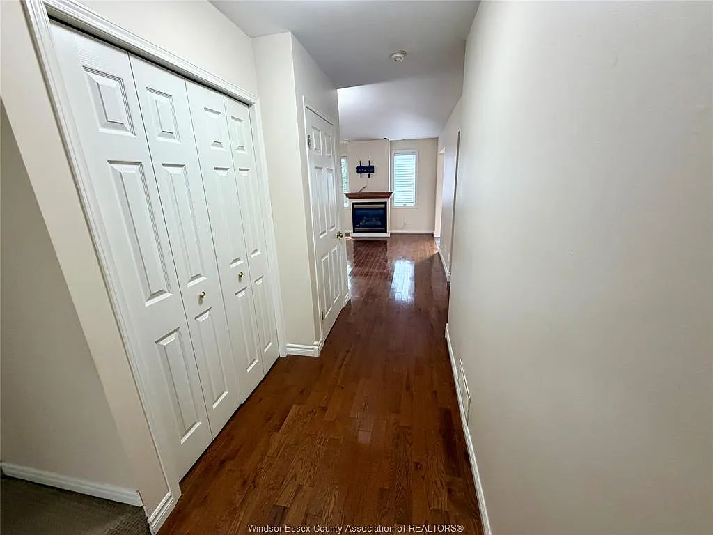 3 bed, 1.5 bath, $2,500 — Photo 4
