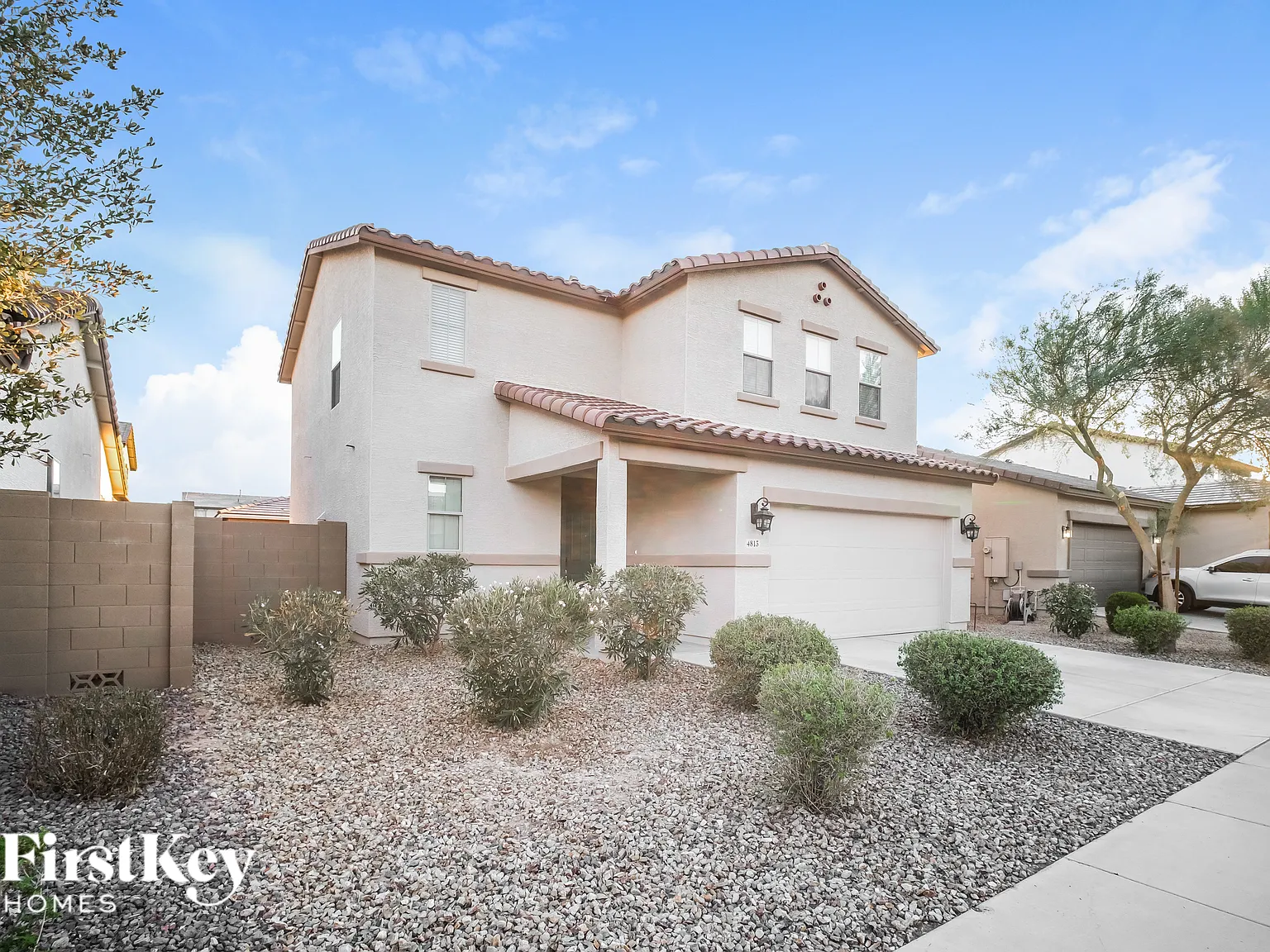 3 bed, 3.0 bath, 1702 sqft, $2,420 — Photo 2