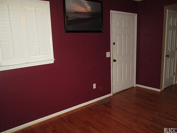 3rd image of 1262 Camelot Ct NE