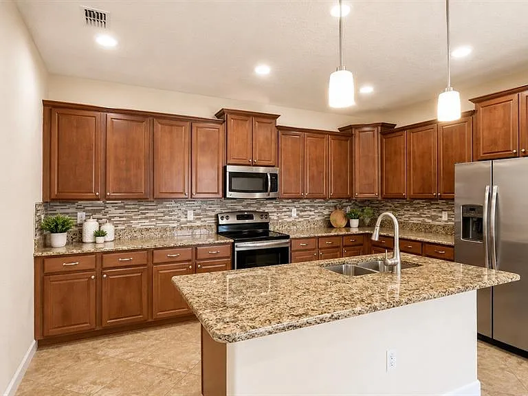 5230 Cortland Dr — Photo 10