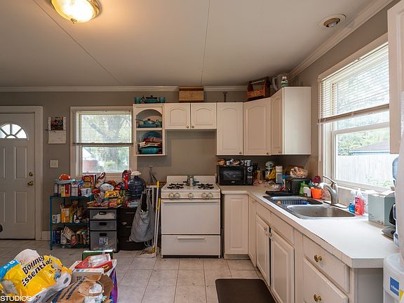 4th image of 919 Westshire Dr