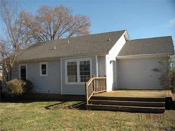 4th image of 1036 Angela Dr