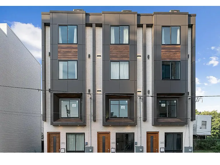 2531 Annin St — Photo 1