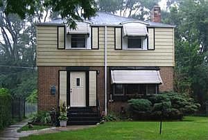 1st image of 9911 S Paxton Ave