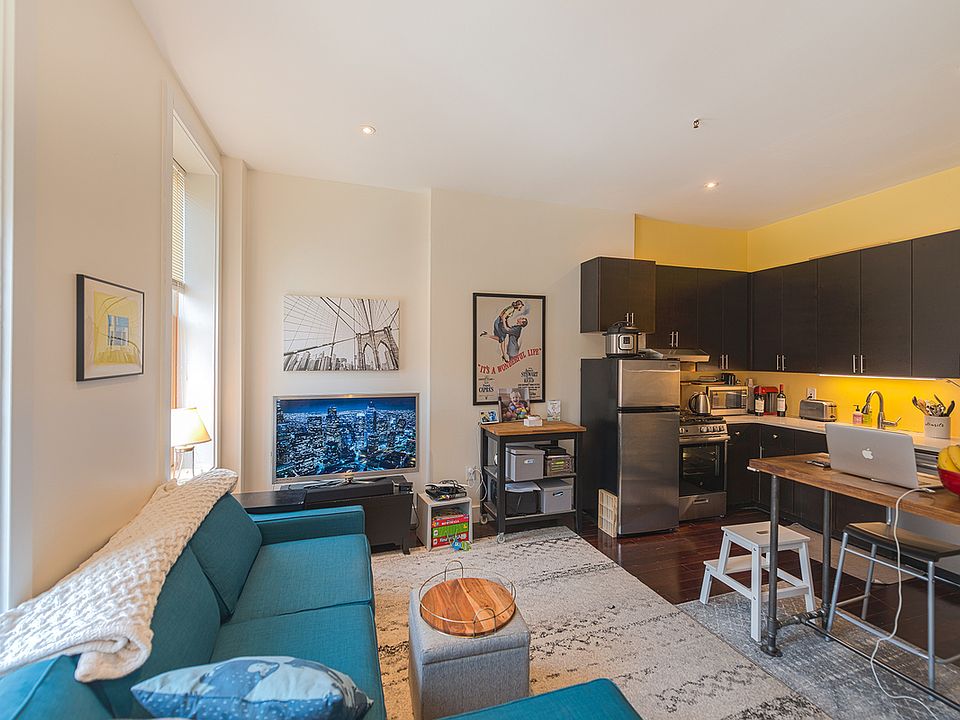 1st image of 434 Vanderbilt Ave #2