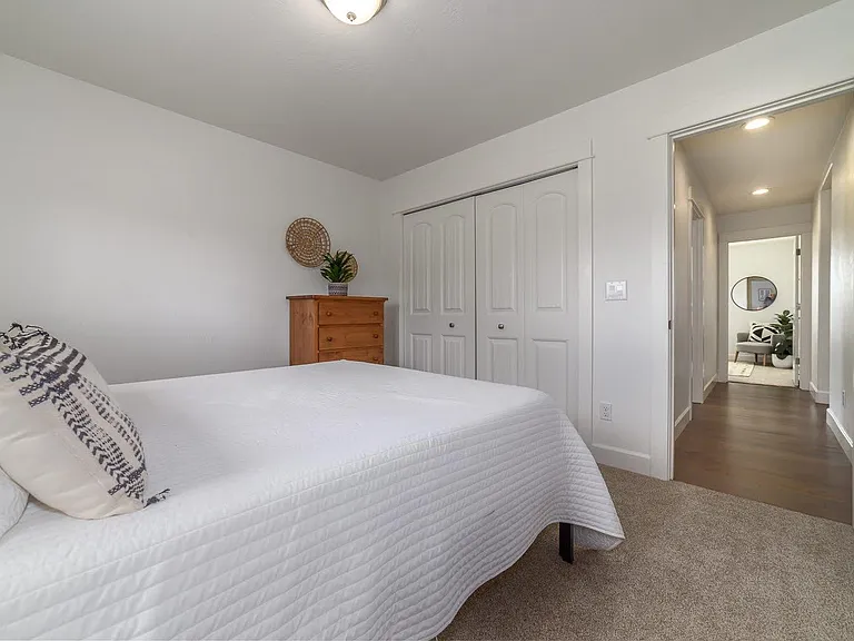 950 66th Pl — Photo 20