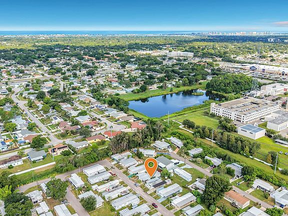 5th image of 12840 Seminole Blvd #21