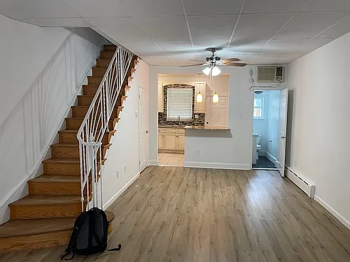 1802 Tree St Photo 1