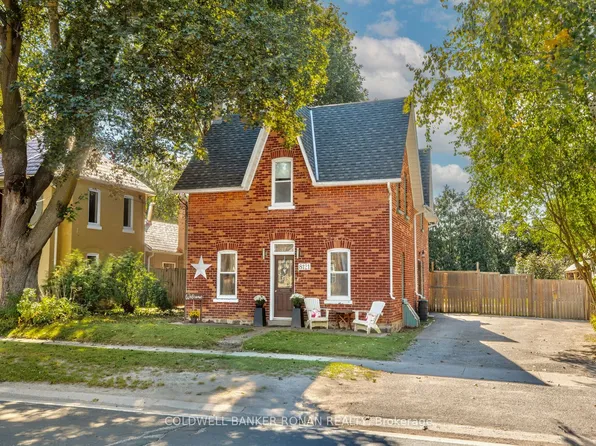 8121 Main Rd, Clearview, ON L0M 1H0