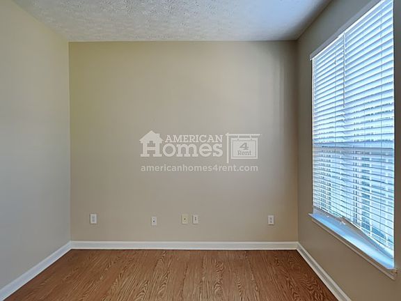 3rd image of 3180 Waterplace Cv