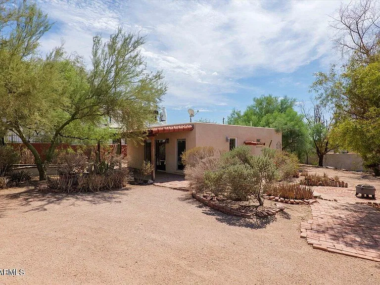 5702 E Camelback Rd #SAGUARO — Photo 2