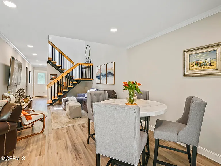 2 Joyce Ct — Photo 6