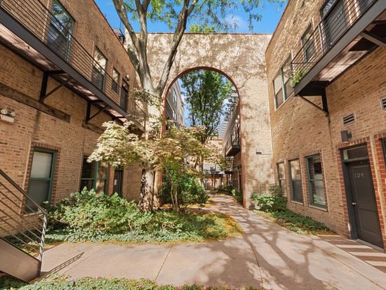 22 N Morgan St APT 202, Chicago, IL 60607