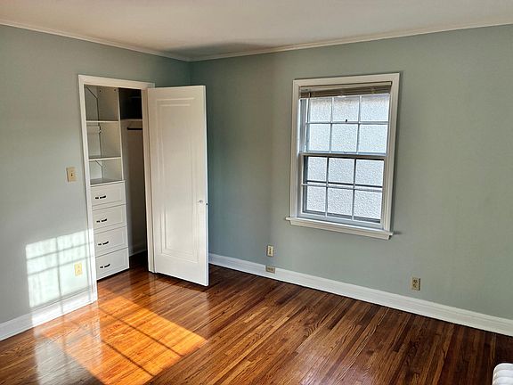 5th image of 5140 Queen Ave S