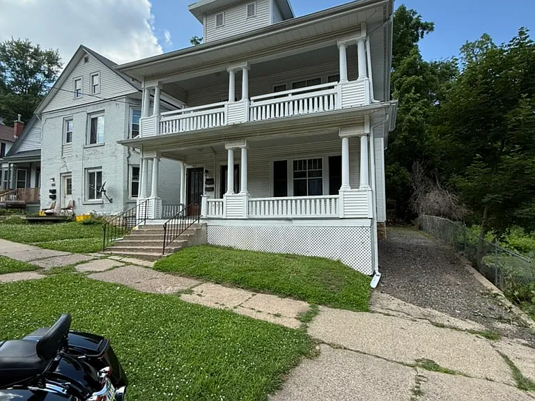 535 W 17th St #1 — Photo 2