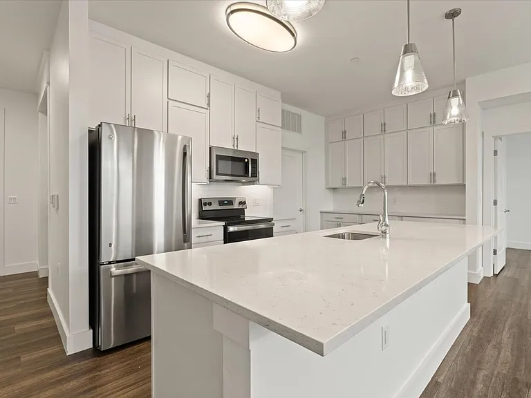 450 Springfield Ave — Photo 3